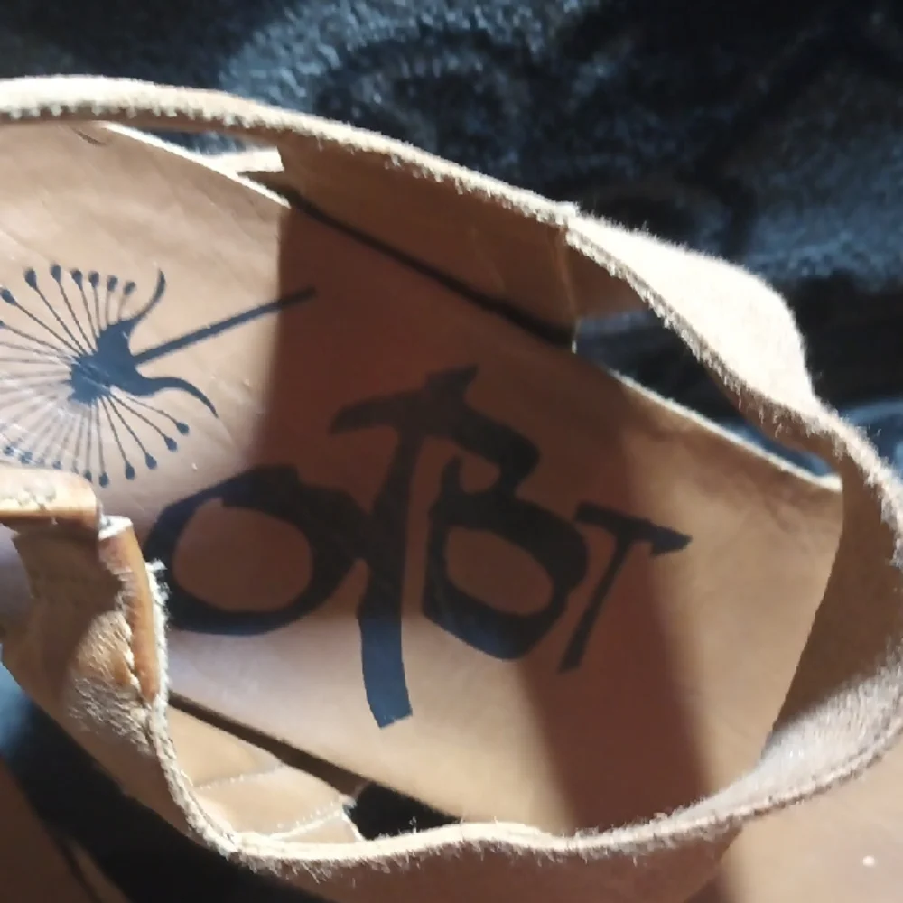 OTBT Tan Women's Sandals - Picture 2 of 8